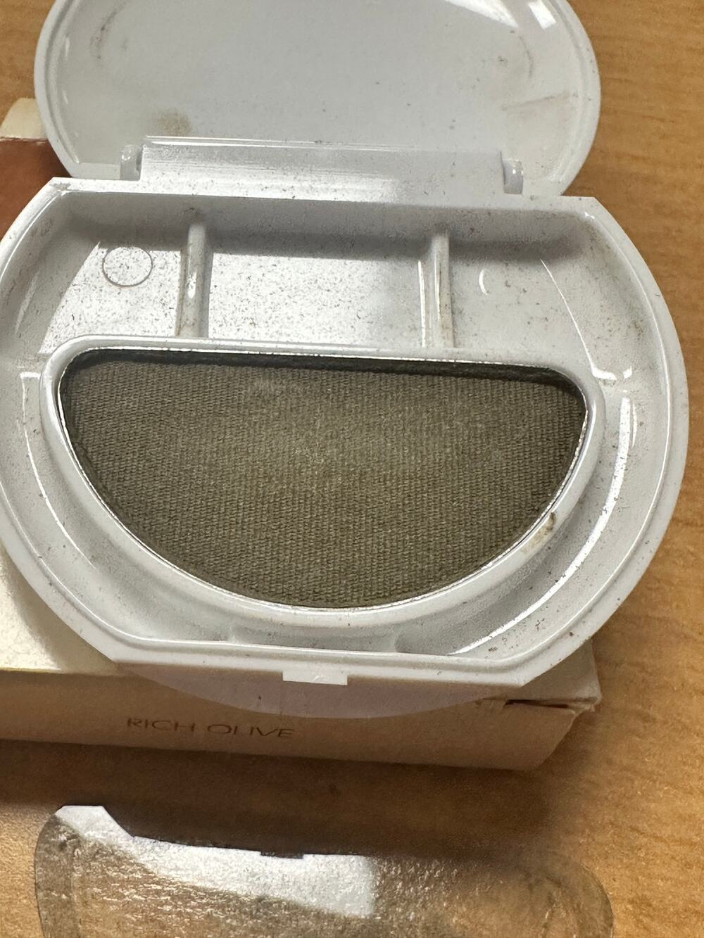 NOS VTg Avon Accolade Enriched Powder Eyeshadow Rich Olive